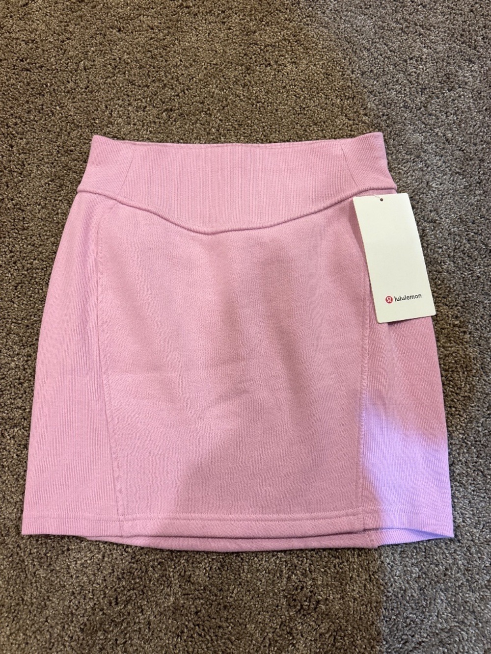 Lululemon pink scuba skirt, size XS, NWT